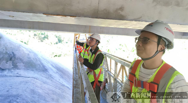 廣西對（duì）轄（xiá）區內荔玉高速荔浦至新圩段19座橋梁開展定期檢（jiǎn）測工作