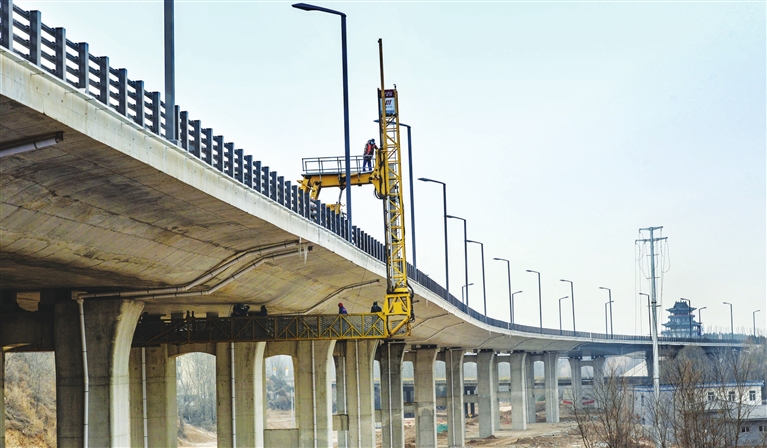 山西太原太忻大道（dào）開展橋（qiáo）梁安全（quán）檢查 確保道路交通安全
