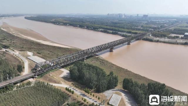 山東濟南采用“靜力水準儀（yí）技術”對曹家圈黃河鐵路特大橋進行全身（shēn）體檢